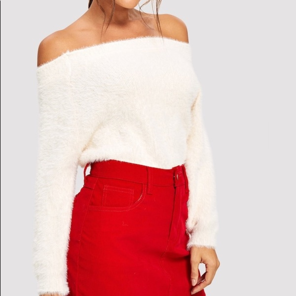 🆕White off shoulder fuzzy beautiful sweater - Picture 5 of 8